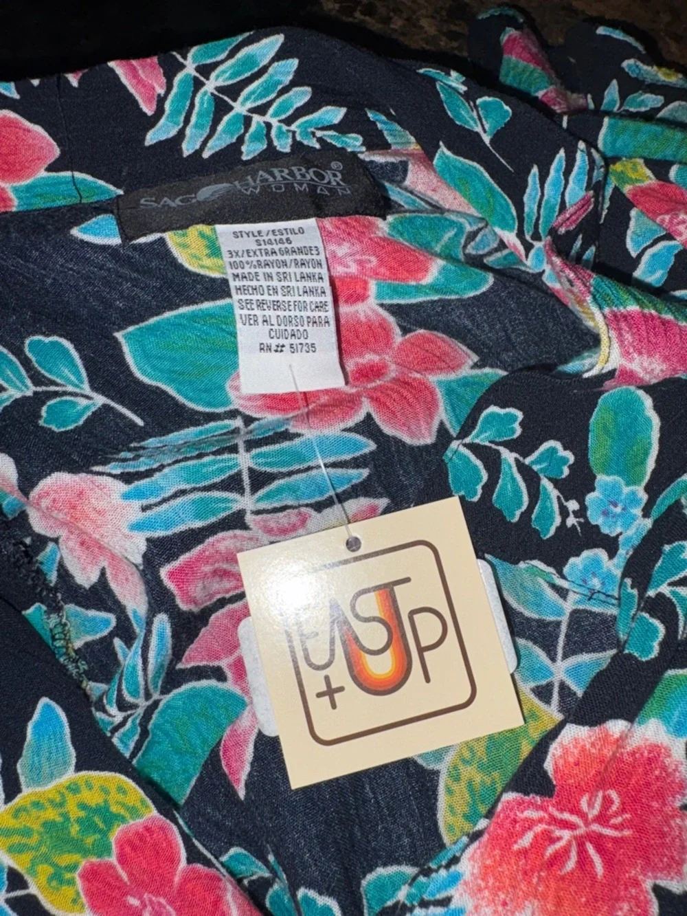Vintage 90s Sag Harbor Hawaiian Shirt - Picture 6 of 7